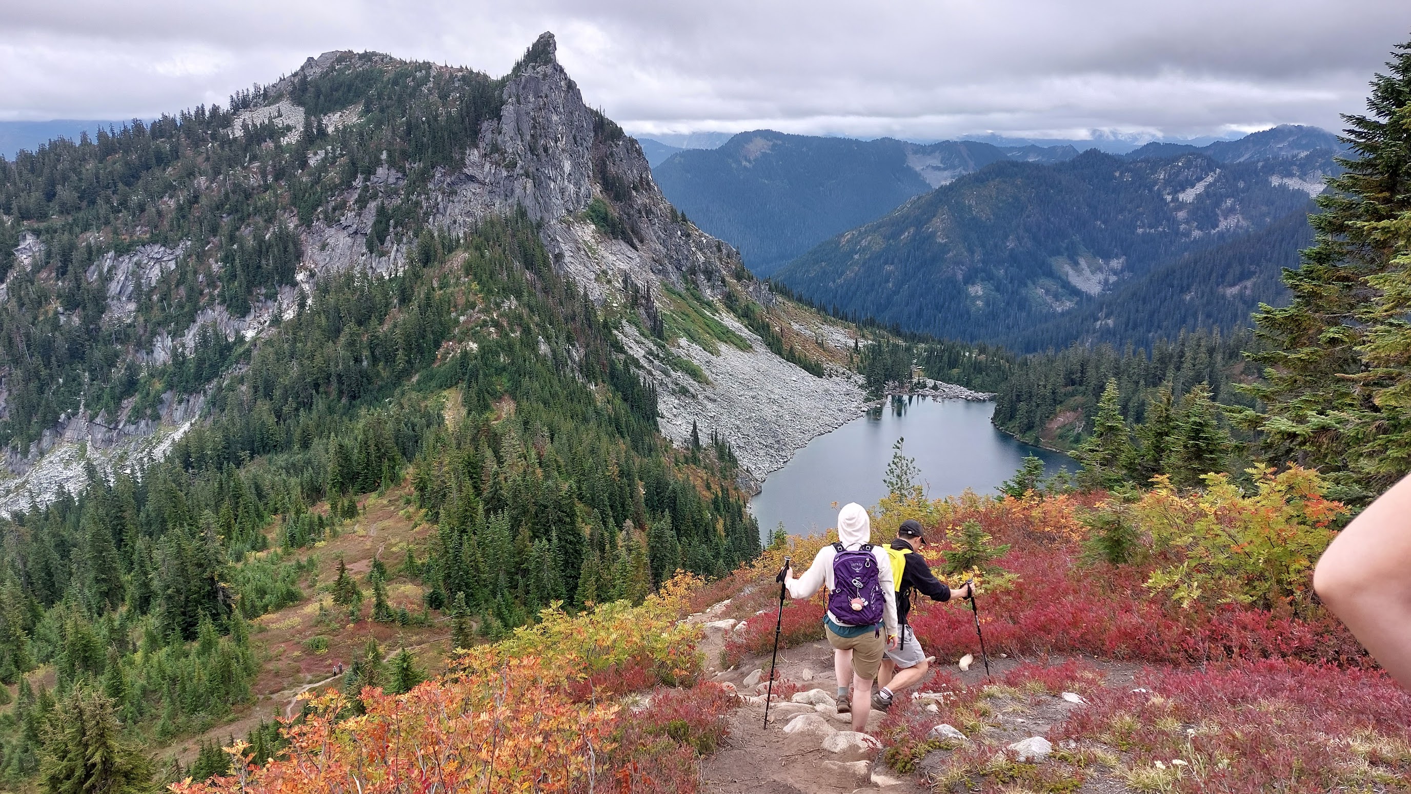 Beautiful view of early fall colors and mountain lake near Seattle.